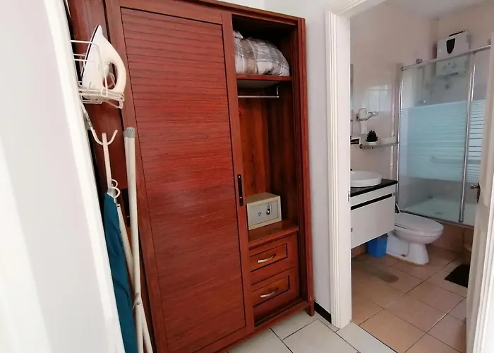 Montagu Apartment