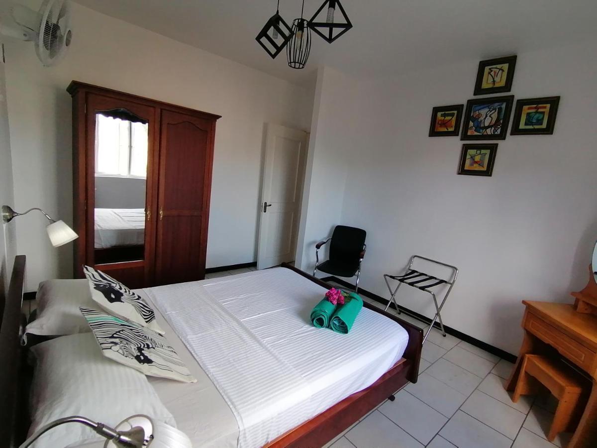 Montagu Apartment *